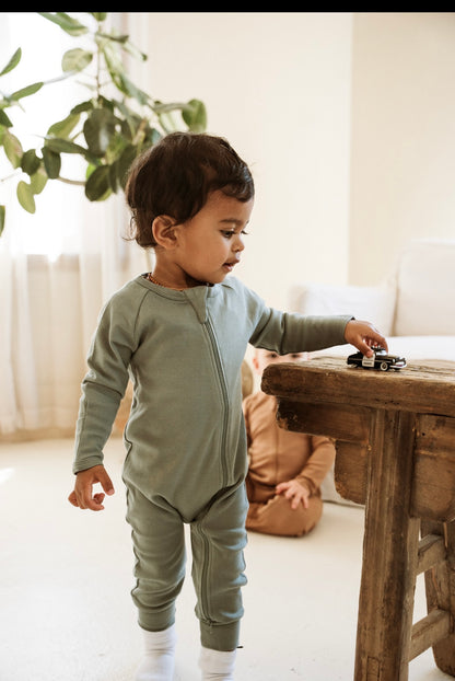 Oraganic Cotton Long Sleeve Romper "Avery"